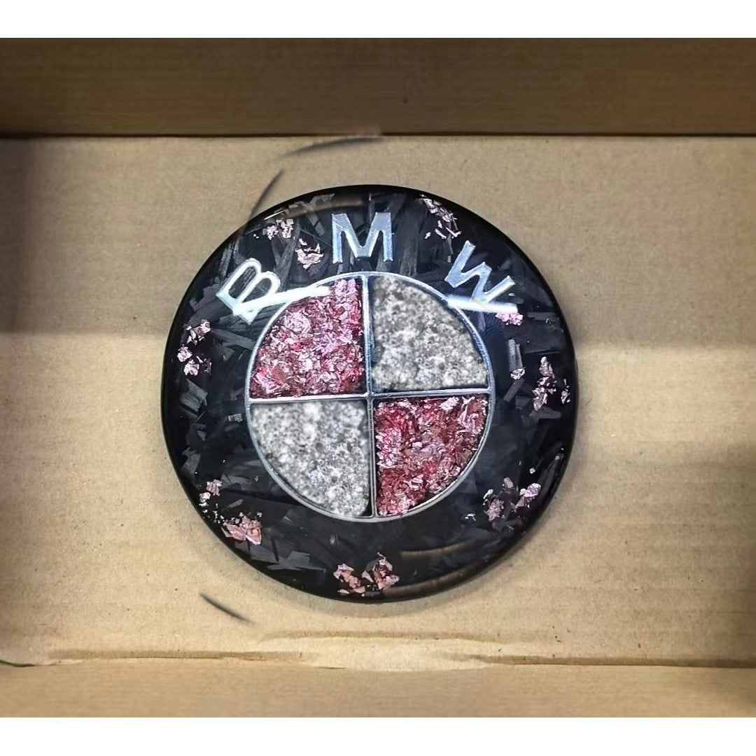 Suitable for BMW front and rear emblems, hood emblems, black and gold dual-tone front and rear wheels, custom steering wheel logos, carbon fiber