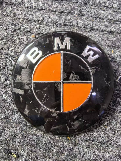Suitable for BMW front and rear emblems, hood emblems, black and gold dual-tone front and rear wheels, custom steering wheel logos, carbon fiber